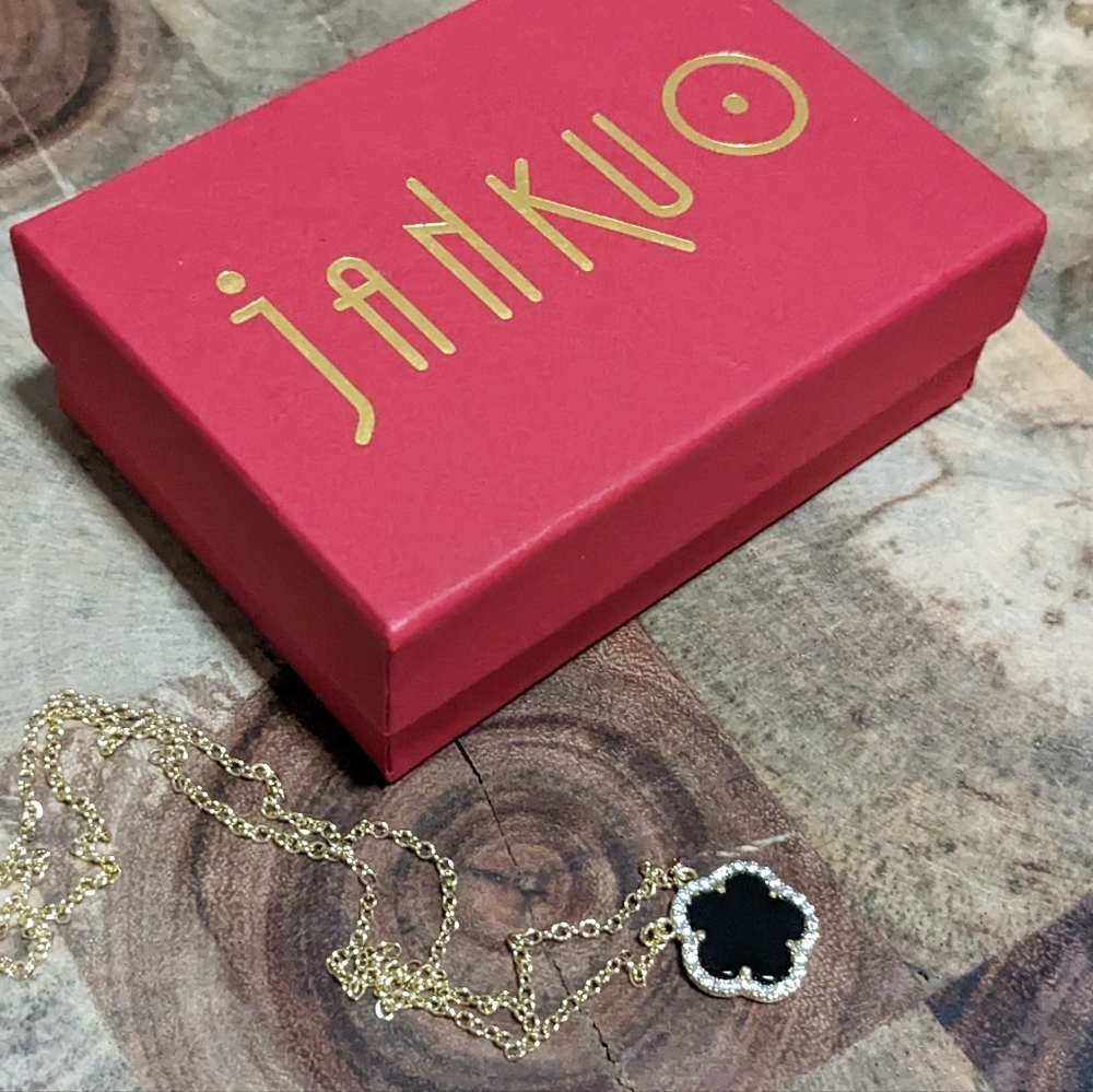 Jankuo 14k Gold Plated Onyx &  Cubic Zirconia Clover Necklace New in Box ❤